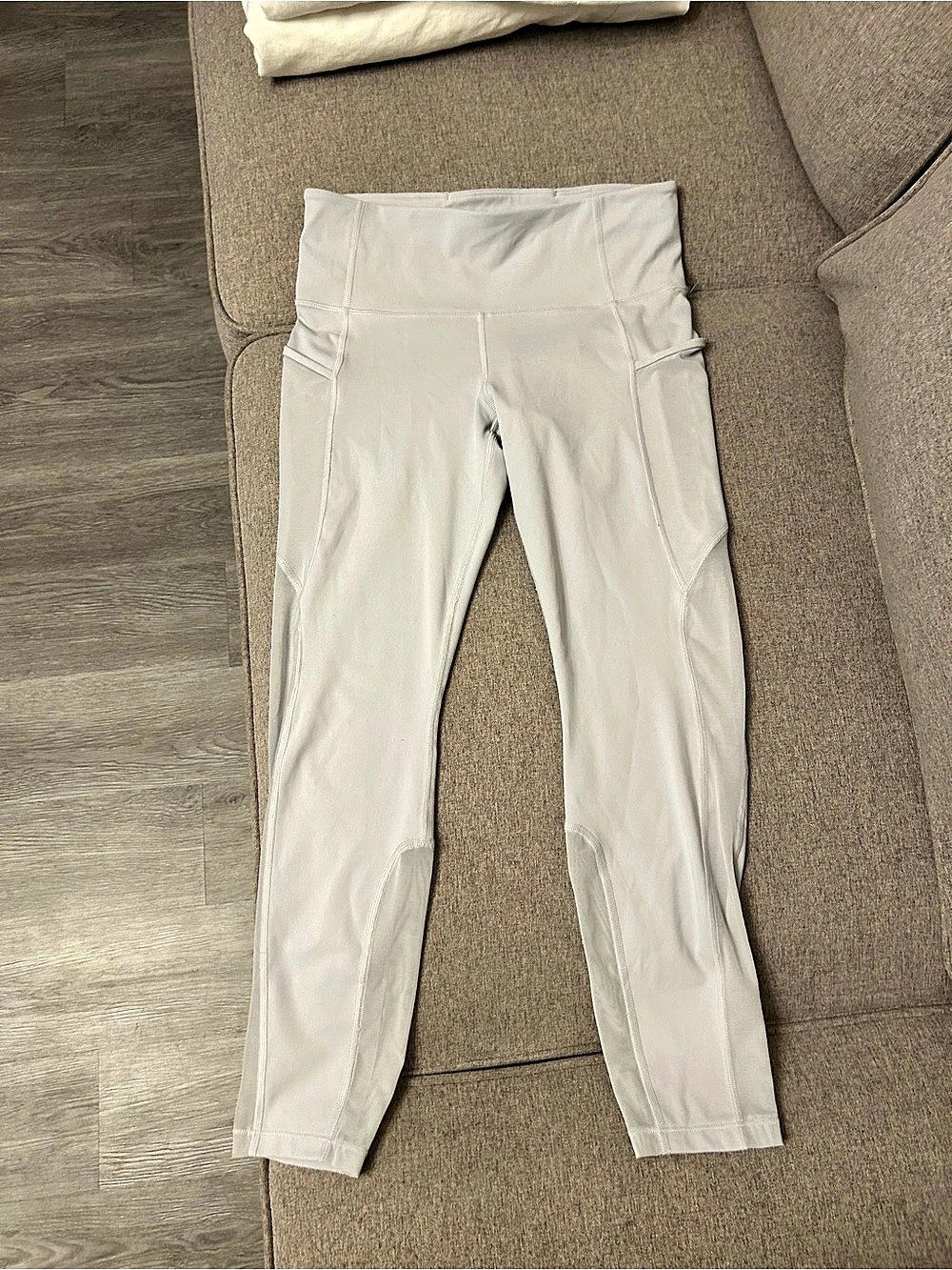 Athleta Ultimate Stash Mesh 7/8 Tight Gray Medium Leggings